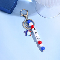 Porte-clés tendance en perles acryliques avec lettres, design de niche, breloque drapeau USA pour la décoration de sacs, idéal pour la Fête de l'Indépendance