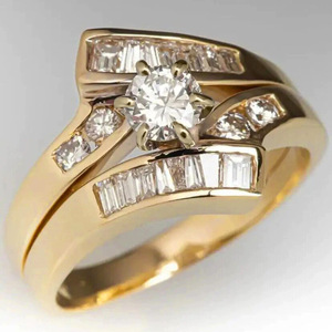 Anello Geometrico Irregolare alla Moda, Gioiello Elegante e Distintivo per Donne, Design Moderno e Trendy per Uso Quotidiano - Product Image 1