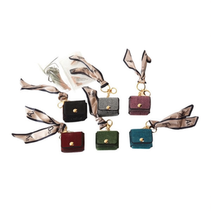 Porte-clés Angelina orné de diamants avec breloque foulard, 2 par couleur, boîte de 600 pièces - Product Image 4