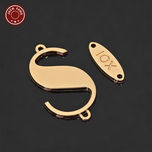 Étiquettes de vêtements personnalisées en métal avec logo en relief, rectangulaires, découpées au laser, pour la marque de vêtements - Product Image 5