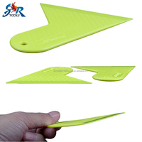 Vente en gros usine Raclette triangulaire en plastique en vinyle à motif quadrillé vert en matériau PP pour l'application de film de protection automobile et de film pour vitres