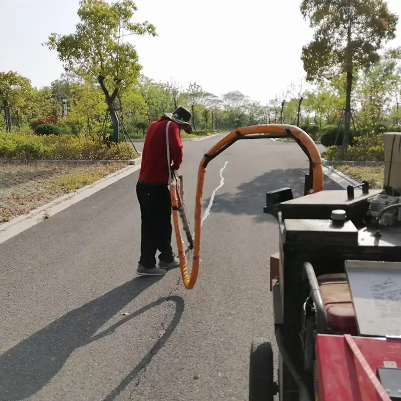 高速道路道路舗装メンテナンスアスファルトシール機アスファルト修理亀裂充填機