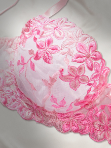 Set Lingerie Wanita 3-Piece Bordir Bunga Pink Seksi, Kontrol Ringan, Cepat Kering, Bernapas, Bra, Panty, dan Garter Belt - Product Image 4