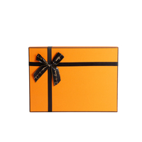 Boîte cadeau rigide en carton gris avec couvercle et base, impression couleur pleine taille personnalisée, logo luxe, pour bijoux, avec ruban.