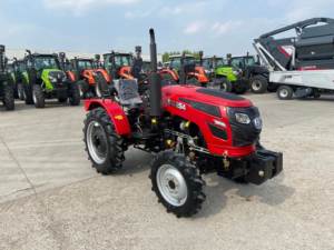 <span class=keywords><strong>Le</strong></span> Micro Farm Hero 25hp 4wd tire les semoirs à travers un sol rocheux sans caler - Product Image 5