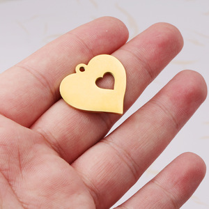 Colgante de Corazón Hueco de Acero Inoxidable Personalizado al por Mayor para Grabado Láser, Chapado <span class=keywords><strong>en</strong></span> Oro de 18K, Accesorios DIY - Product Image 2