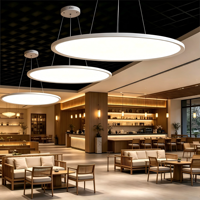 Lampe suspendue linéaire LED moderne Éclairage de plafond Lustre en cercle noir Pendentif en anneau Abat-jour en métal blanc Suspension durable