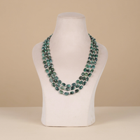 Collier de perles facettées en émeraudes et perles naturelles