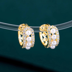 Orecchini a Cerchio con Perline per Donne, Design Elegante e Unico, Gioielli Versatili per l'Uso Quotidiano - Product Image 3