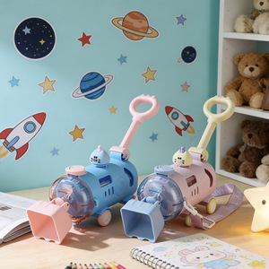 แก้วน้ำพลาสติกลายการ์ตูนรูปรถบูลโดเซอร์น่ารักสำหรับเด็ก ขนาด 500 มล. พร้อมหูจับแบบกด สไตล์เกาหลี - Product Image 2