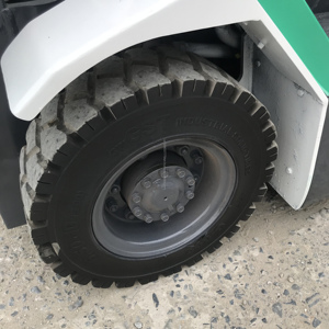 รถยกพาเลทไฟฟ้า SHINKO 15 ราคาประหยัด มือสอง รับน้ำหนัก 1.5 ตัน ระบบขับเคลื่อน 4 ล้อ รับประกัน 1 ปี ยกสูง 3 เมตร แบบนั่งขับ ปี 2012 - Product Image 6