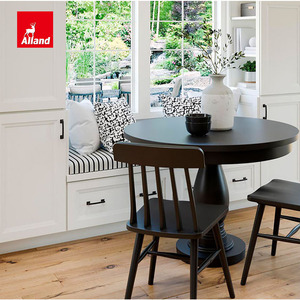 Gabinete de cocina Allandcabinet Portola con banco empotrado pintado en blanco, con puerta elevada en color arce rojizo y revestimiento de lino <span class=keywords><strong>bajo</strong></span> la <span class=keywords><strong>ventana</strong></span>. - Product Image 6