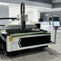 Découpeuse laser à fibre 1530 pour plaques et tubes métalliques  in  Machine de découpe laser CNC à alimentation automatique rotative pour tubes carrés et ronds