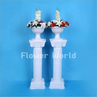 Colonnes et piliers d'inspiration grecque et romaine pour décorations extérieures de mariage, clôtures de jardin, centres de table de mariage, toiles de fond et photographie événementielle
