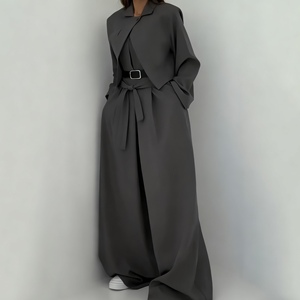 จั๊มสูทเปิดไหล่แบบไม่มีสายสำหรับผู้หญิง พร้อมเสื้อคลุมแบบแจ็คเก็ต - ชุดแฟชั่น 2 ชิ้น - Product Image 4