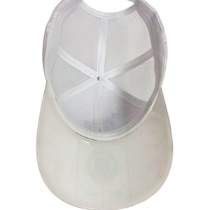 Casquette à visière en vinyle transparent personnalisable, structure à double couche permettant l'insertion libre de motifs personnalisés pour la vente en gros - Product Image 6