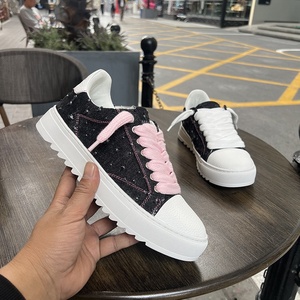 Chaussures de course pour hommes de haute qualité, confortables, polyvalentes, à semelle plate, en denim, en cuir véritable, en toile, tendance - Product Image 1