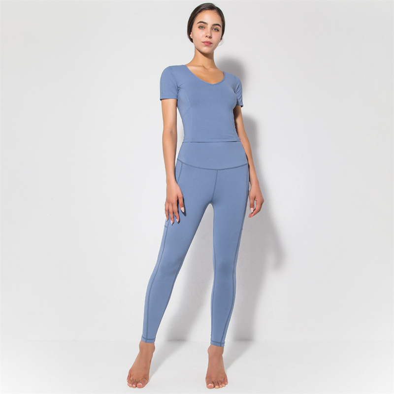 Hot  Yoga Set 4 colors fitness Fashion Modern Breathable Workout Clothing Women Active Wear  hygroscopic  Popular