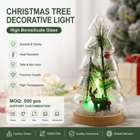 Lampe de Noël en verre en forme de sapin, lumière LED, base en bois, fournisseur de marque privée, ODM, mini-scène, décoration cadeau, ensemble en borosilicate