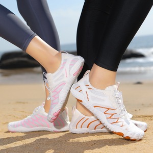 Chaussures aquatiques de style <span class=keywords><strong>Crocs</strong></span> à cinq doigts pour l'extérieur, légères, à séchage rapide, en EVA, pour la randonnée, l'escalade, les couples, la plage, la natation, la pêche - Product Image 2
