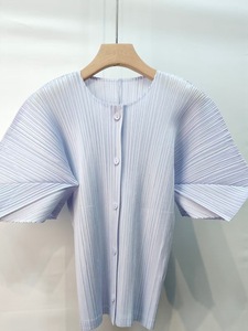 PY 2026 Casual Daily Style Miyake Pleated Button-Up Batwing Sleeve Loose Fit Women's Western Clothing Bulk Wholesale - Product Image 6