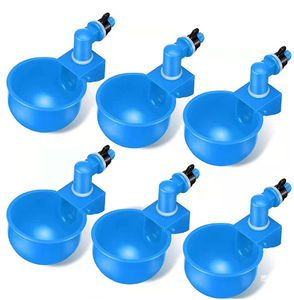 Cuenco de agua de pollo azul automático, comedero y bebedero de plástico <span class=keywords><strong>para</strong></span> pollos con tornillo negro <span class=keywords><strong>para</strong></span> uso en granjas de pollos - Product Image 4