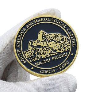 Concevez Votre Propre Logo Plaqué Or 3D Émail Doux Alliage de Zinc Pièce Métallique Personnalisée Voyage en Montagne Américaine Ville Anniversaire Pièces - Product Image 1
