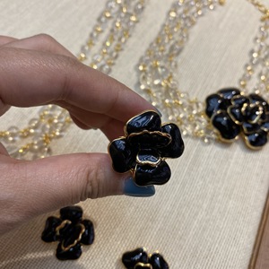 Parure de bijoux ZX en cristal naturel français et perles de camélia, collier, boucles d'oreilles et bague, bijoux de personnalité raffinée pour femme, idéal comme cadeau - Product Image 3