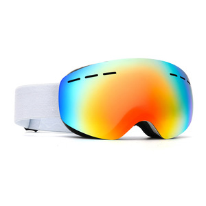 Lunettes de <span class=keywords><strong>ski</strong></span> anti-buée haute définition à double couche pour enfants OTG à la mode UV400 lunettes coupe-vent extérieures - Product Image 1