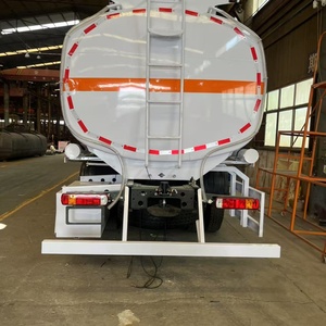 Autocisterne in Alluminio HOWO per Carburante Diesel da 6000, 10000, 15000, 50000 Litri Euro3 Euro5, Autocisterne per Lunghe Distanze al Miglior Prezzo - Product Image 3