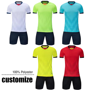 Ensemble d'uniforme d'arbitre de football professionnel pour hommes, maillot à manches courtes et col montant, short, service OEM, personnalisation, 100 % polyester - Product Image 1