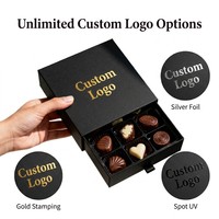 Boîte cadeau en carton rigide noir mat avec logo personnalisé imprimé et estampage à chaud doré pour chocolat
