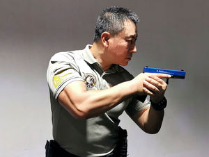 G17 Re-plica Volledig uitgeruste laserschietsimulator voor droogschiettraining, met terugslag, trekkerwand en elektrisch magazijn - Product Image 4