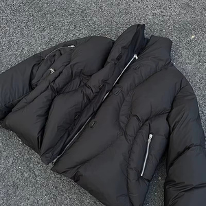 Veste <span class=keywords><strong>d</strong></span>'<span class=keywords><strong>hiver</strong></span> épaisse et chaude coupe-vent noire pour <span class=keywords><strong>homme</strong></span>, avec capuche amovible, style streetwear, fermeture éclair, doudoune matelassée lourde, personnalisable OEM - Product Image 5