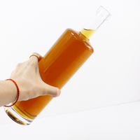 Fabrication vente en gros grande bouteille en verre ronde de 500ml 700ml 750ml bouteille en verre de liqueur whisky vodka bouteille en verre avec bouchon en liège