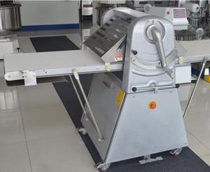 <span class=keywords><strong>Machine</strong></span> <span class=keywords><strong>à</strong></span> rouler la pâte électrique commerciale en acier inoxydable, automatique, pour boulangerie, pizza, pâtisserie, pain, pâtes, épaisseur réglable - Product Image 4