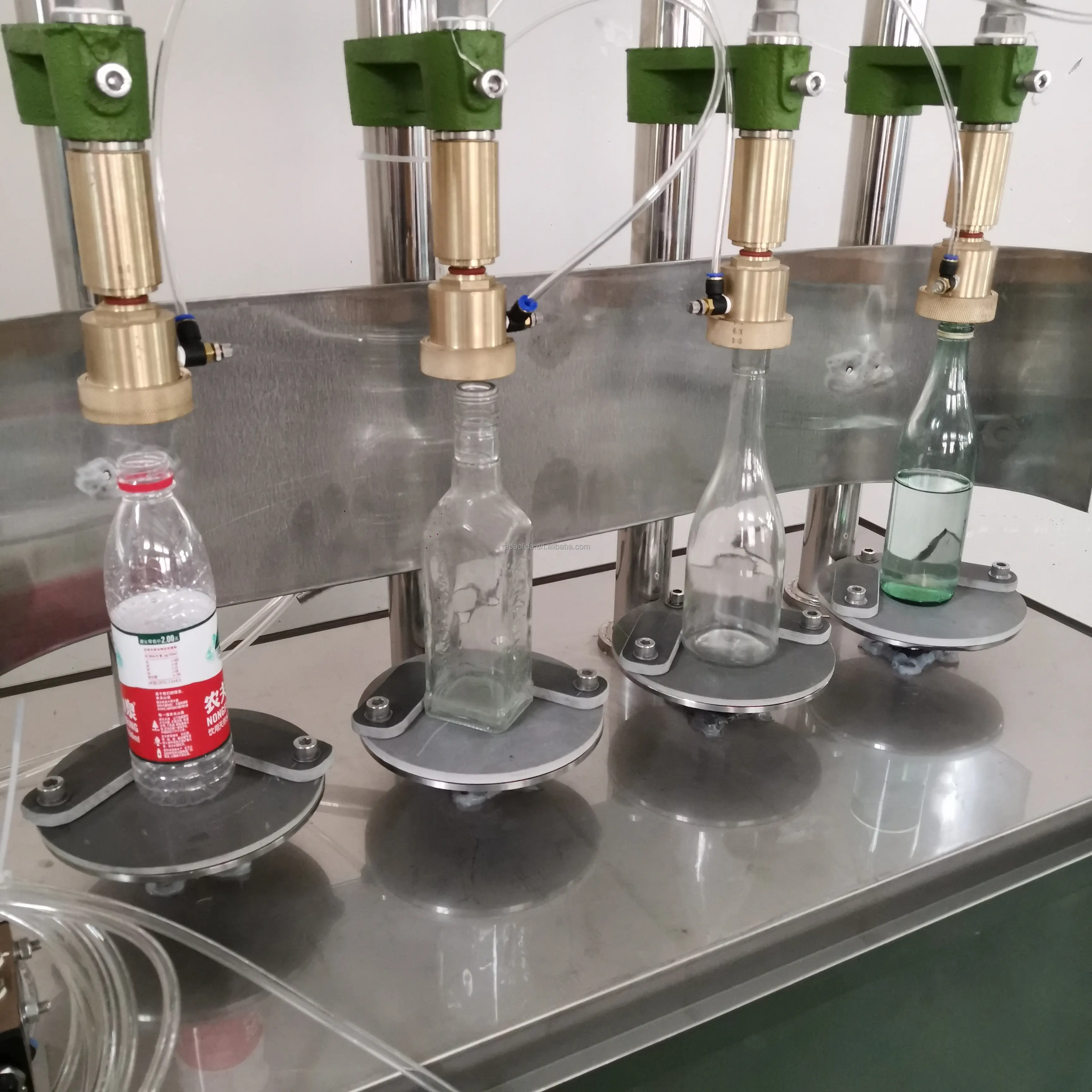 Küçük içecek enerji içeceği soda alkolsüz köpüklü su karbonatlı içecek dolum şişeleme makinesi