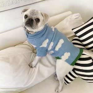 Casaco de Luxo Personalizado Ecológico Azul para Pets com Estampa de Nuvens, Suéter Pullover para Cães - Product Image 4
