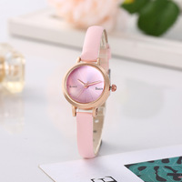 Nouvelle montre pour femme tendance, minimaliste, vintage, avec bracelet en cuir et petit cadran