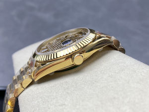 El Reloj de Pulsera con Diamantes de la Más Alta Calidad y el Estilo Más Clásico, con una Luminosidad Nocturna Excepcional. Reloj Mecánico para Hombre - Product Image 2