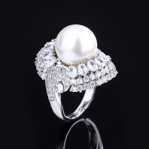 Bague d'anniversaire pour femme certifiée, élégante et géométrique, en cuivre plaqué platine, incrustée de nacre et de diamants, 14 mm, bijoux haut de gamme - Product Image 3