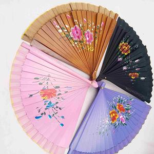 Ventilador de mano de madera plegable portátil para regalo de negocios pintado para mujer, diseño Floral, uso promocional para fiestas - Product Image 2