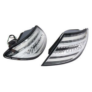 Luces traseras LED para Mercedes-Benz W204 2011-2014 2049060603 2049060604 con luz de señal LED - Product Image 1