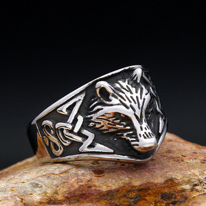 Yunnique – bague en acier inoxydable pour hommes, style nordique rétro, loup celtique, design animal, bijoux, cadeau - Product Image 1
