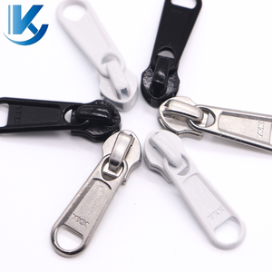 في المخزون الأصلي YKK05R DFL / DFBL سحاب مجتذب No.5 نايلون سحاب <span class=keywords><strong>YKK</strong></span> - Product Image 1
