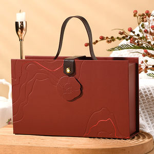 Cadeau de luxe imprimé sur mesure forme magnétique inséré rabat de boîte cadeau rigide avec étui de transport en cuir - Product Image 2