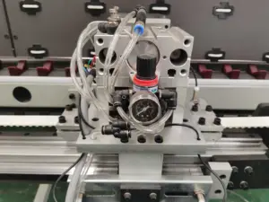 Mesin penyegel kaca vertikal Robot kaca segel pengolahan jalur produksi kaca isolasi
