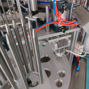 JYD Promotion : Machine automatique rotative KIS1800T pour la fabrication, le remplissage, la scellage et l'emballage de bâtonnets glacés et de sachets de glace - Product Image 3