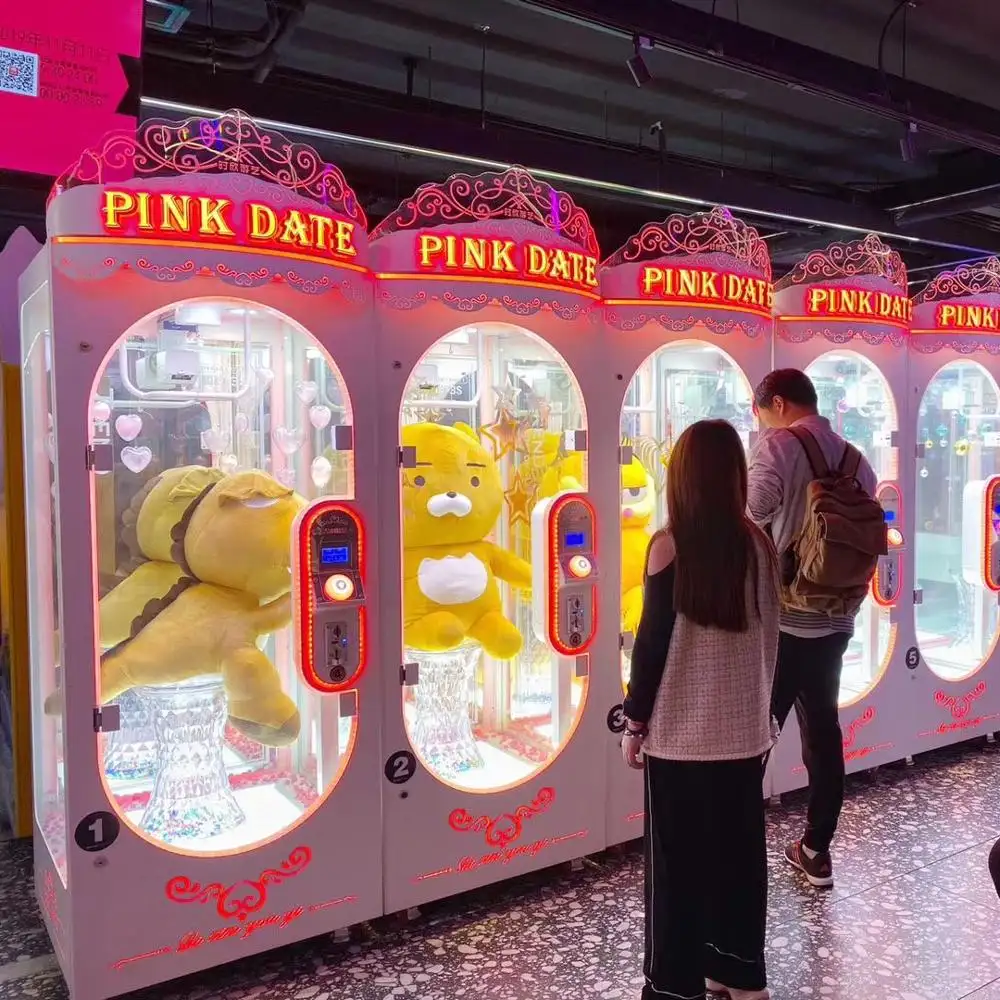 New Coin Operated Claw Machine, Pink Date Cut Prize Amusement Game ,Prize Vending Machines