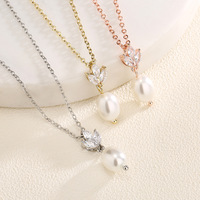 Collier pendentif feuille en zircone cubique, colliers en perles d'imitation d'eau douce pour femmes, bijoux élégants pour mariage, cadeau de mode
